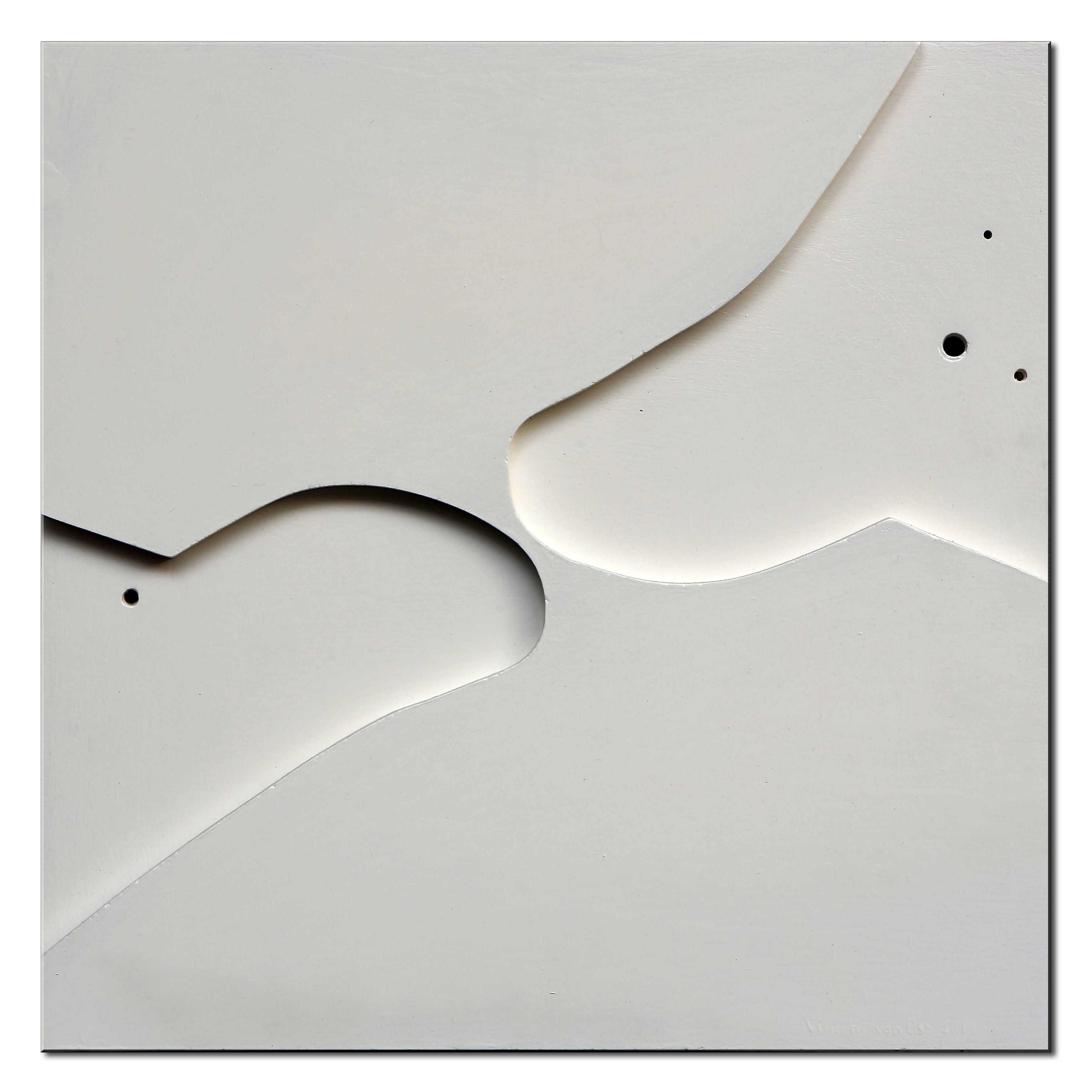 witte vormen met gaatjes op witte achtergrond geïnspireerd door Teatrino van Fontana